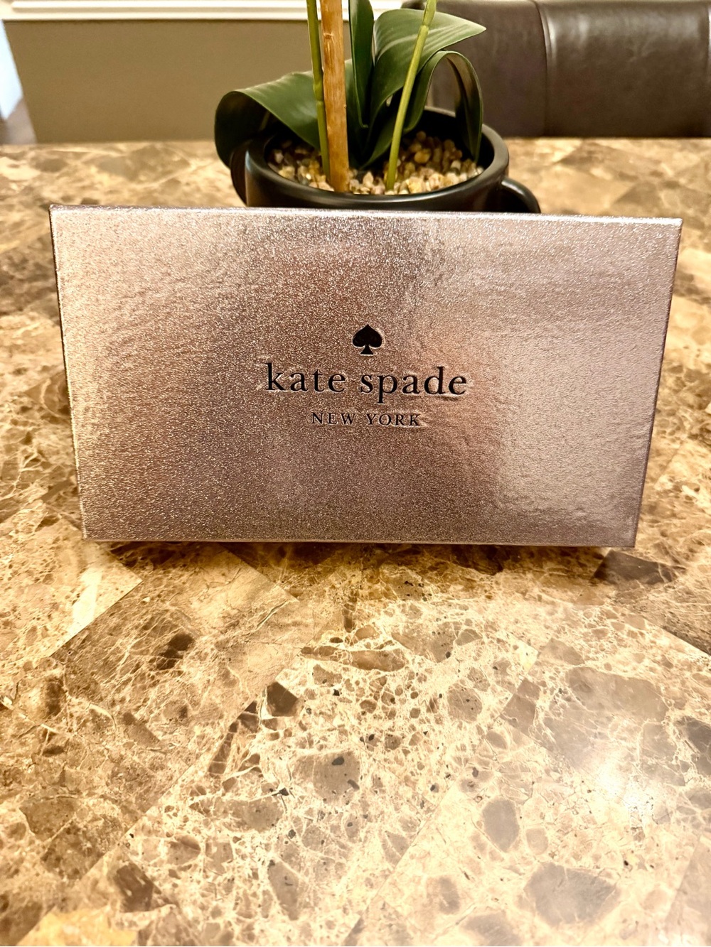 Kate Spade New York Kenzie Boxed Glitter Large Slim Cardholder - Picture 6 of 8